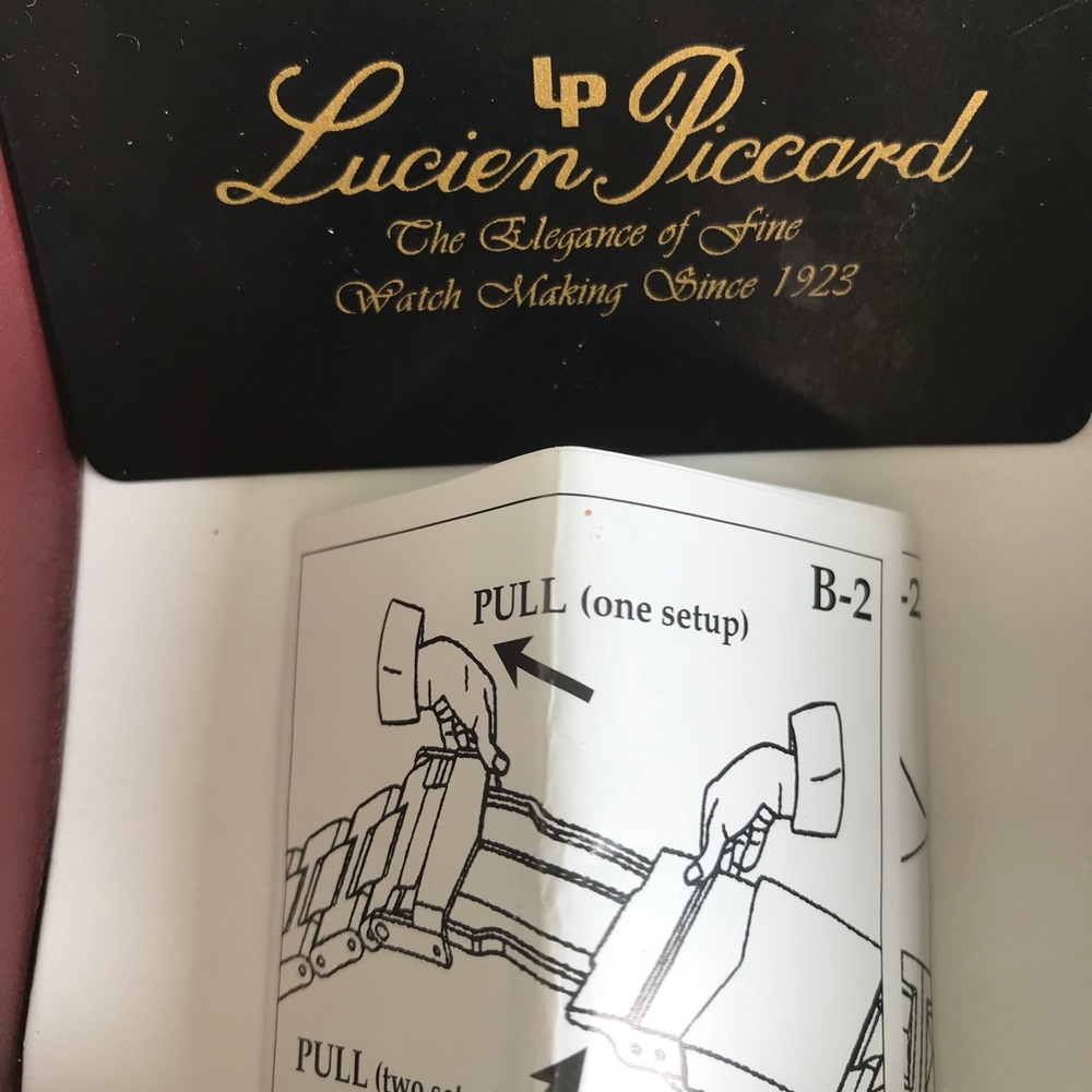 🔴UNISEX LUCIEN PICCARD STAINLESS WATCH. - Picture 3 of 4